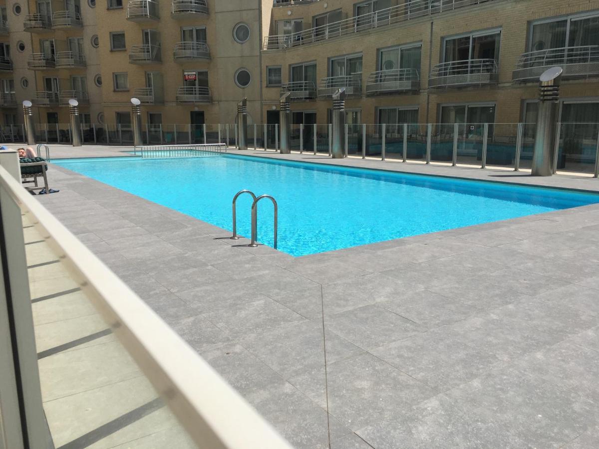 Studio 4 Pers Met Frontaal Zeezicht & Prive Zwembad Oostende Εξωτερικό φωτογραφία