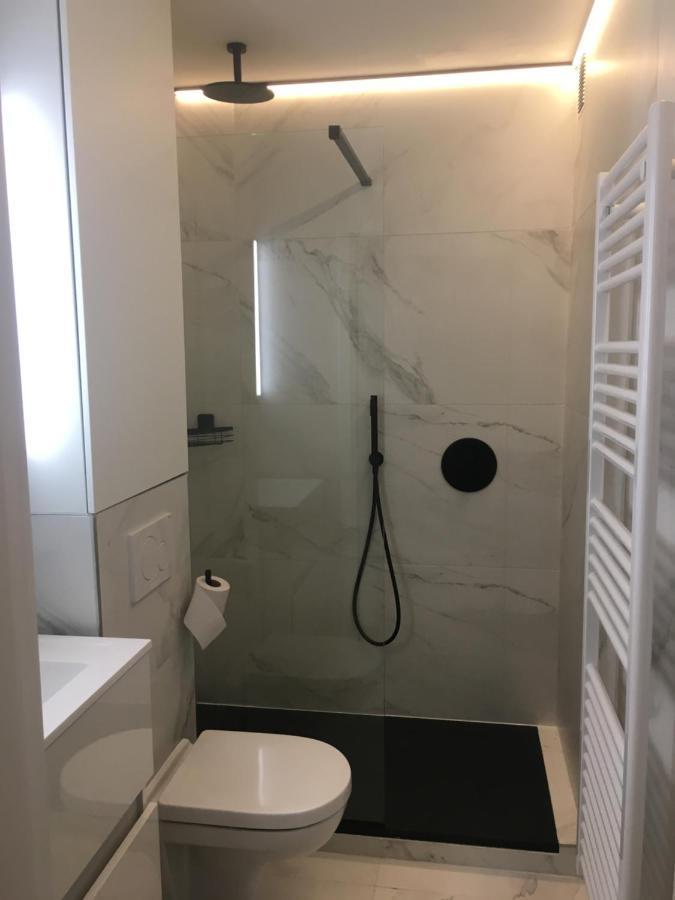 Studio 4 Pers Met Frontaal Zeezicht & Prive Zwembad Oostende Εξωτερικό φωτογραφία