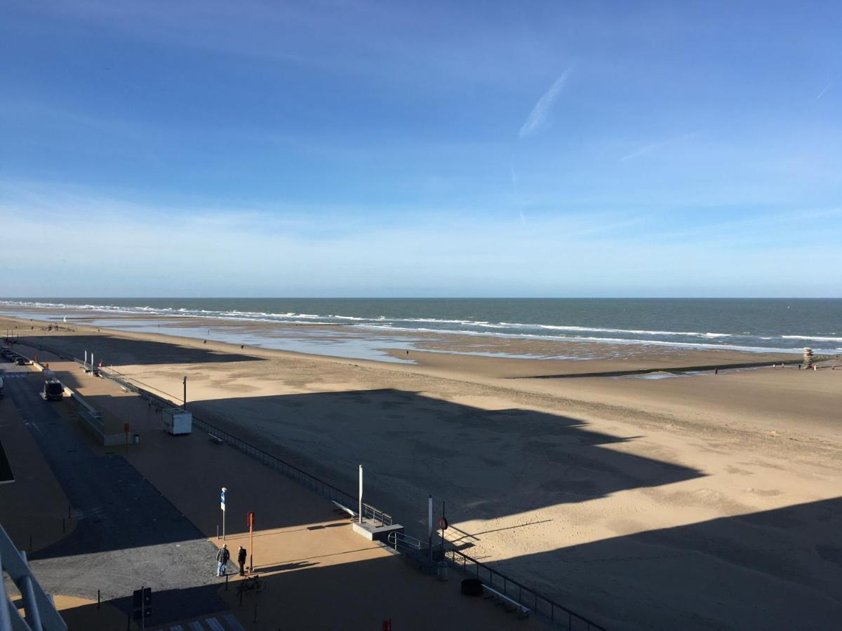 Studio 4 Pers Met Frontaal Zeezicht & Prive Zwembad Oostende Εξωτερικό φωτογραφία